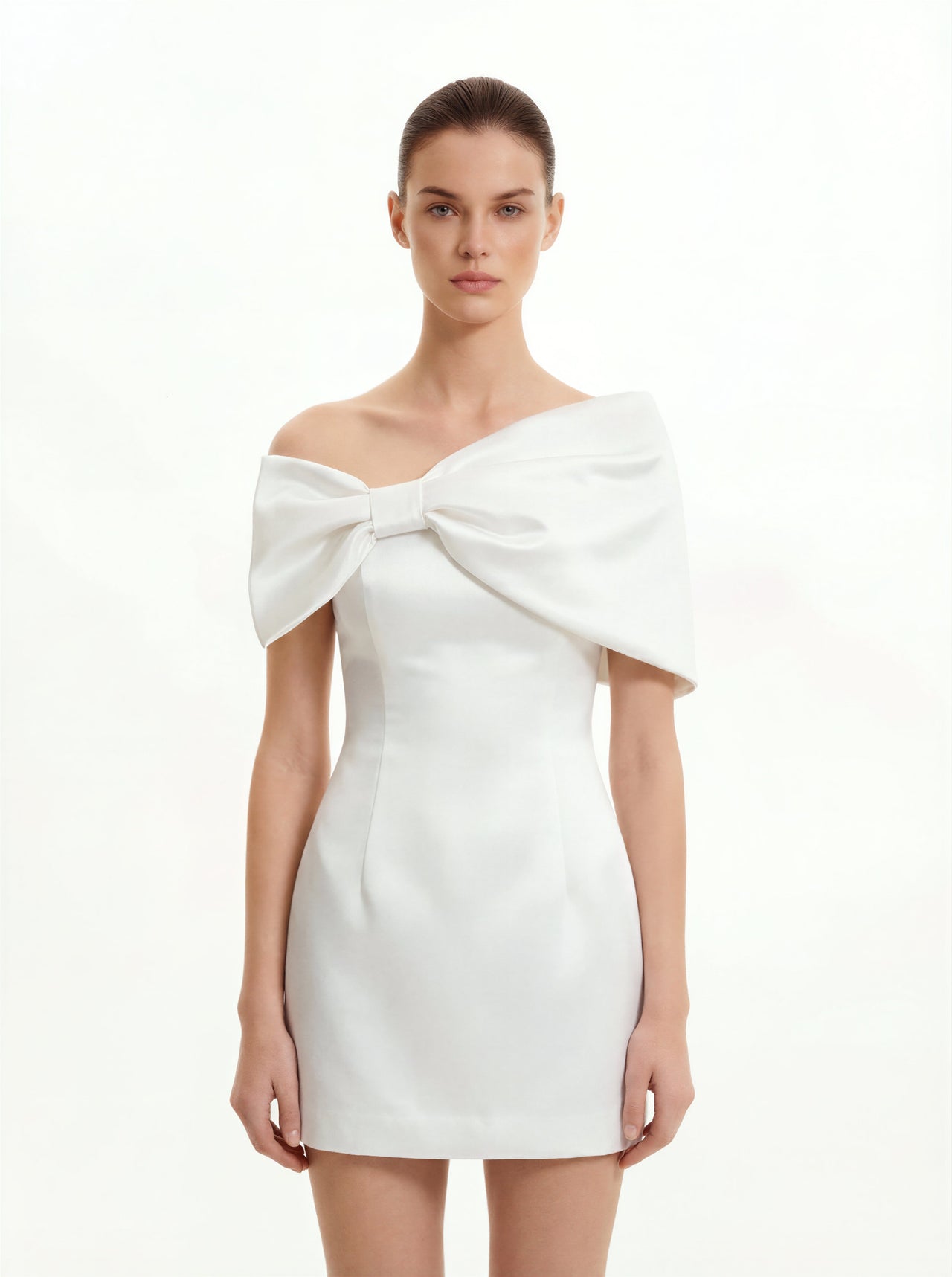 Mini-robe asymétrique en satin avec nœud - Blanc