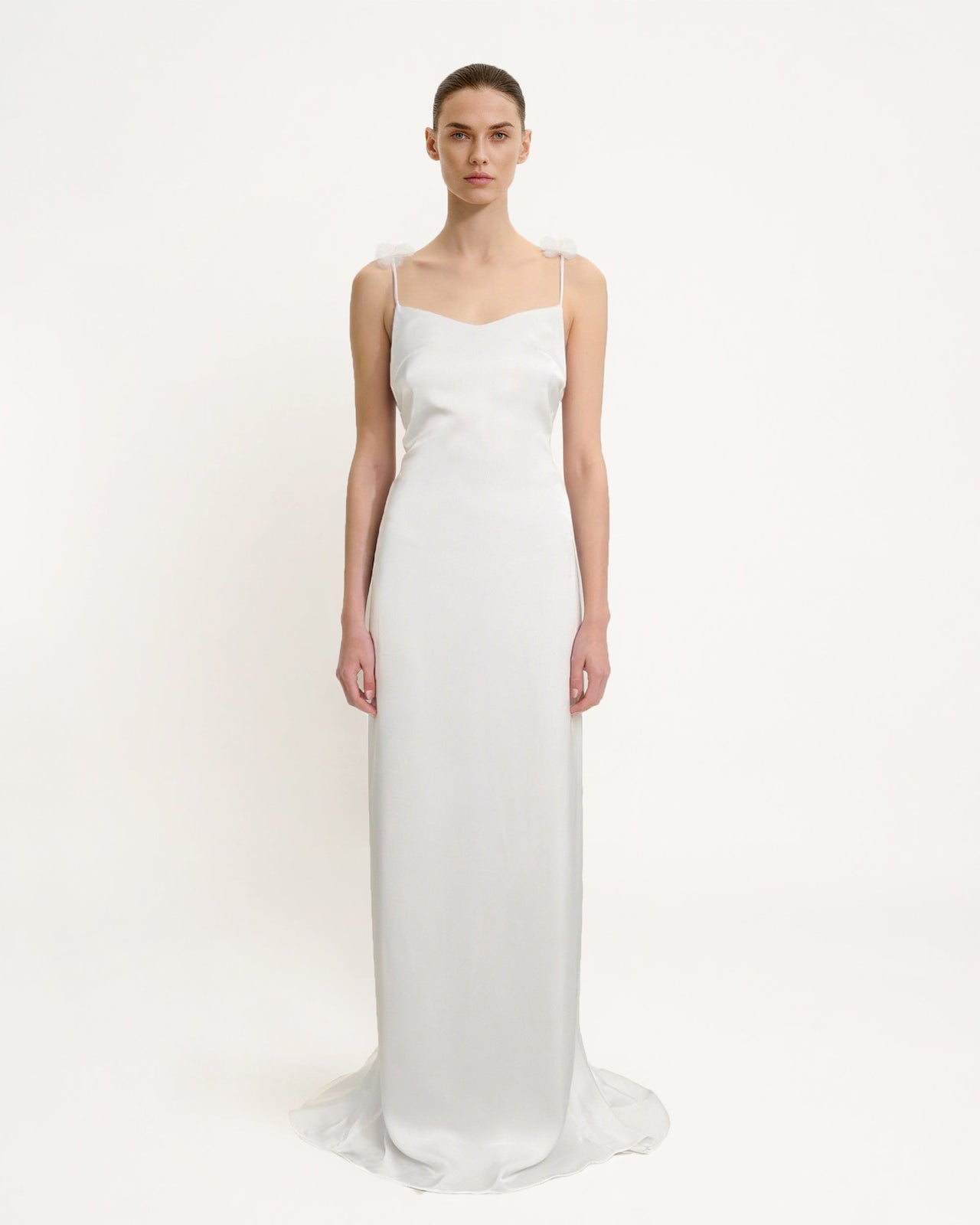 Satin Robe longue à fines bretelles et rubans floraux - Blanc