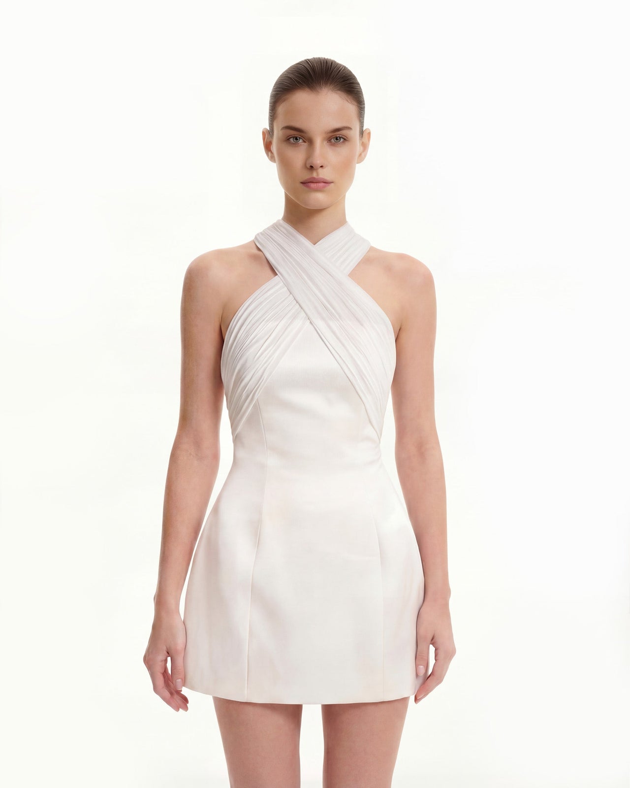 Mini-robe en satin avec licol croisé en tulle - Blanc