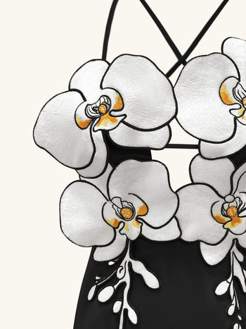 Robe Brodée Orchidée – Noir/Blanc