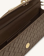 Celeste Sac à main enveloppe à anse supérieure, à texture tissée - Marron moka