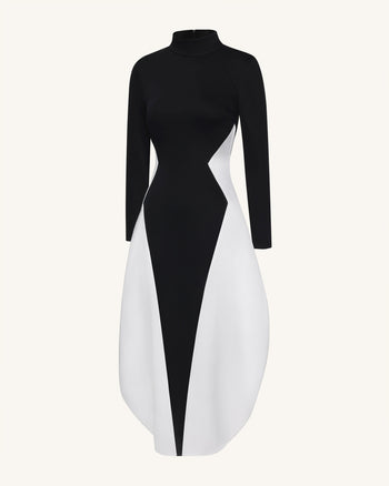 Robe longue monochrome à empiècements et manches longues - Noir