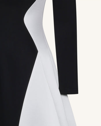Robe longue monochrome à empiècements, col V plongeant et manches longues - Noir