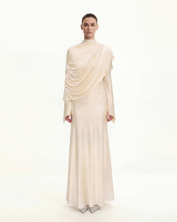 Robe longue de soirée moulante froncée avec châle transparent - Crème