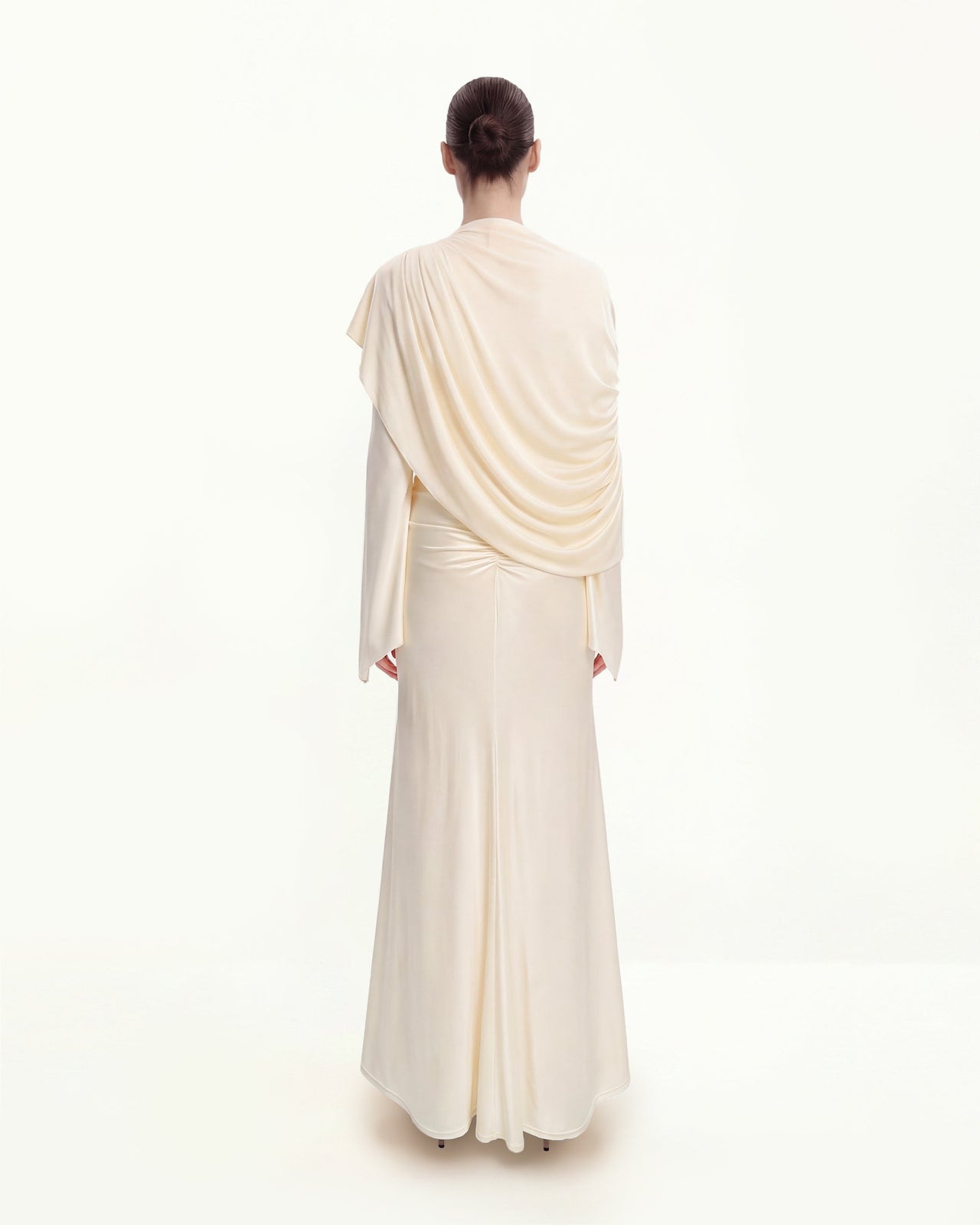 Robe longue de soirée moulante froncée avec châle transparent - Crème