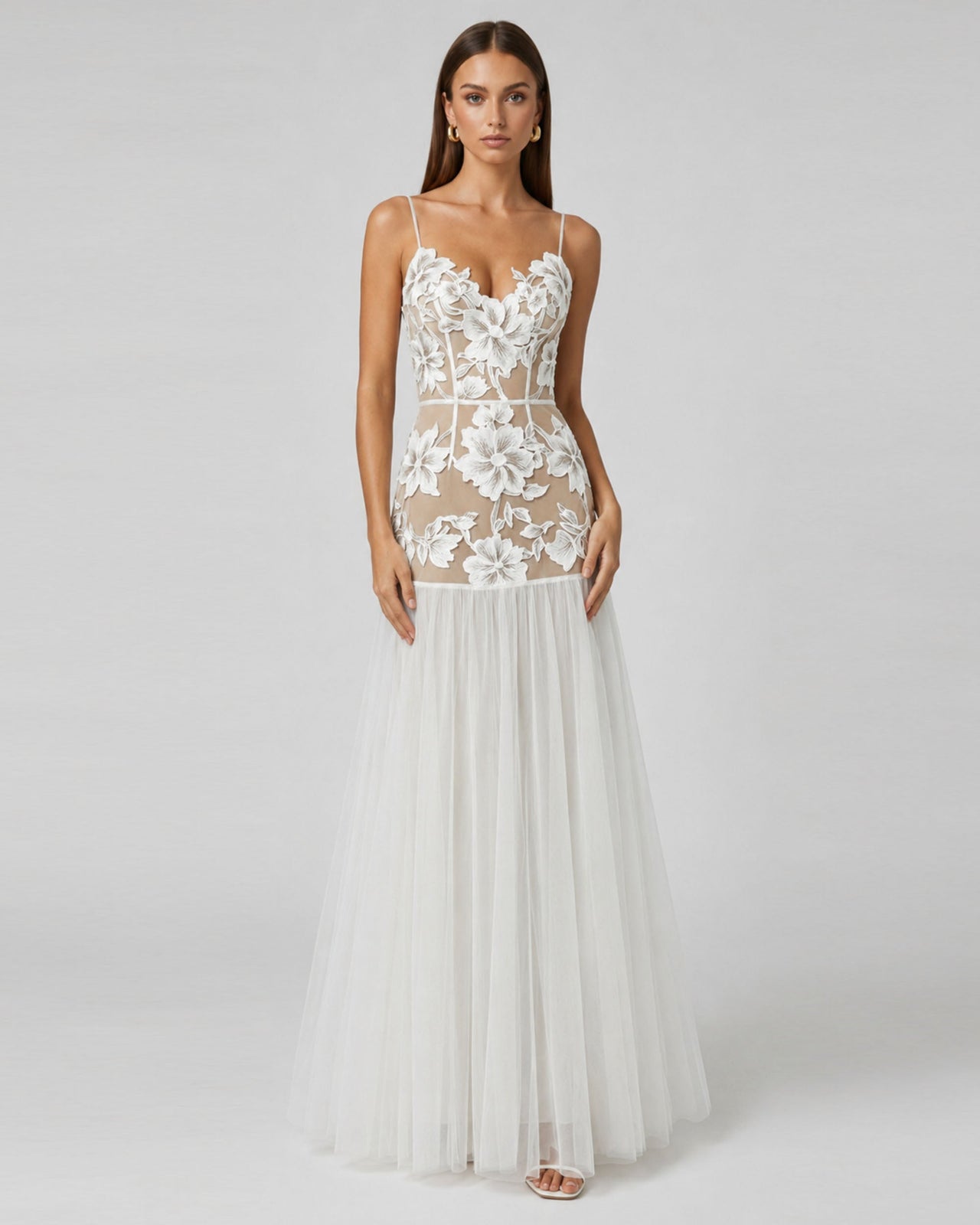Robe longue en tulle transparent à applications florales - Blanc