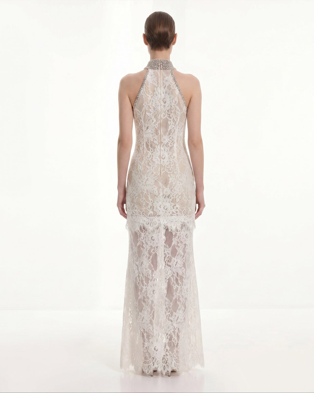 Robe dos nu en dentelle ornée de bijoux - Blanc