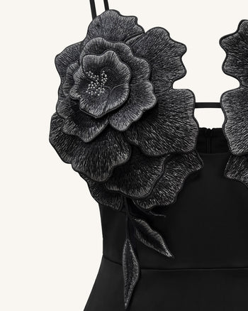 Robe longue à fines bretelles fleurie 3D - Noir