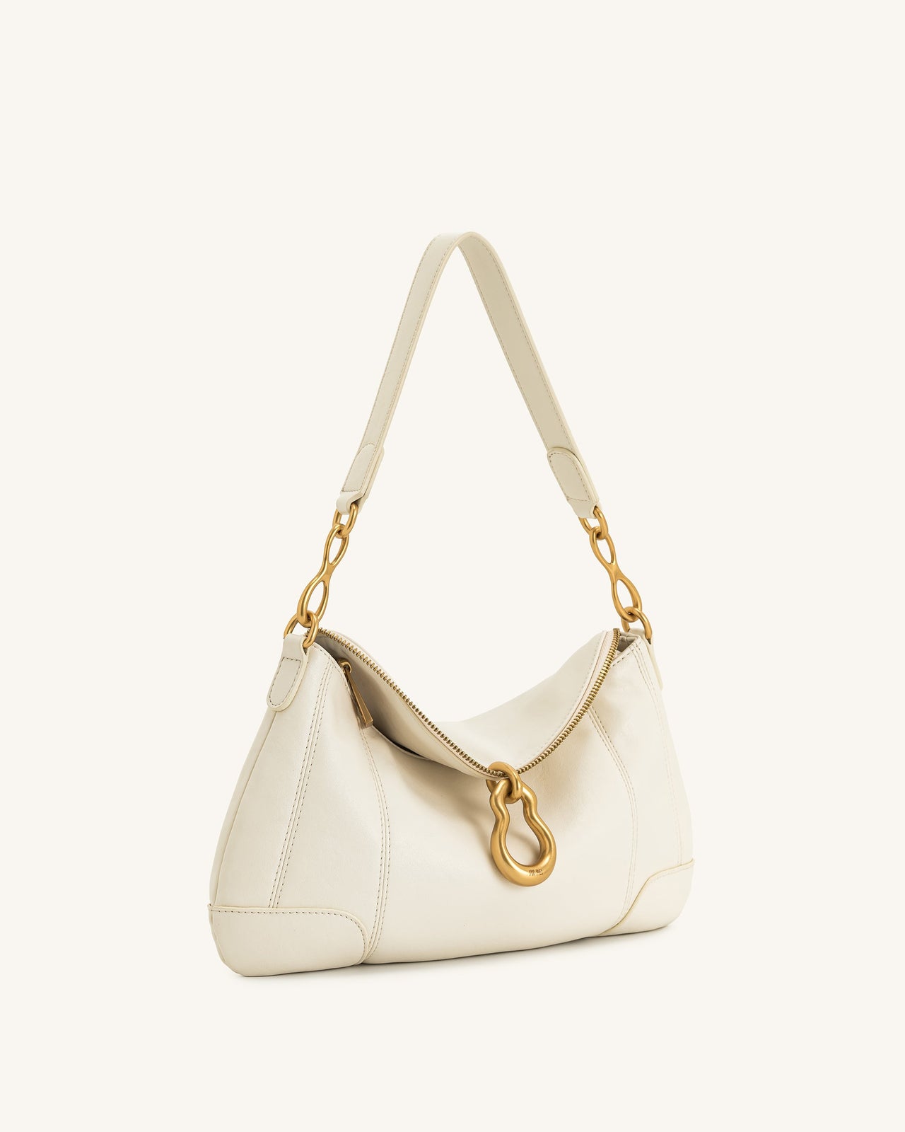 Sac bandoulière Jayla orné d’un pendentif en métal – Blanc