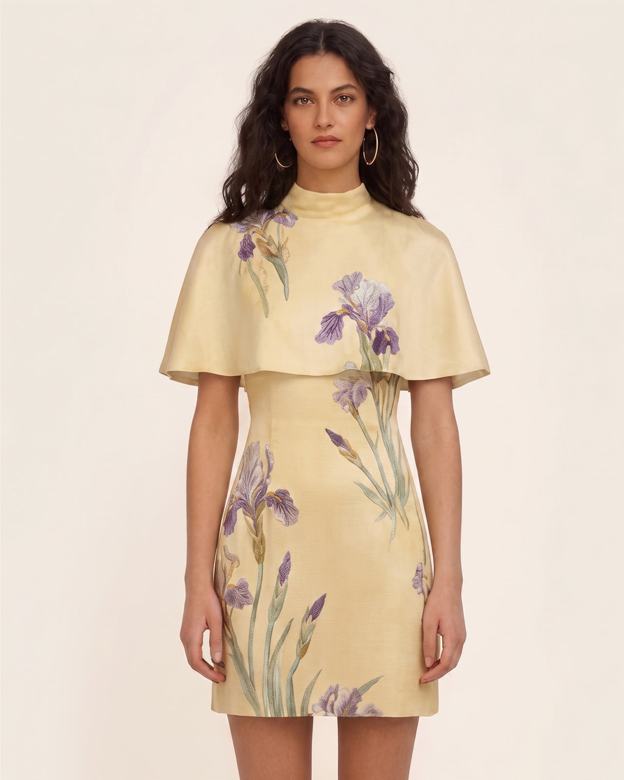 Iris Robe courte imprimée avec cape - Jaune pâle