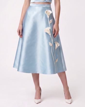 Jupe midi en satin à fleurs appliquées - Bleu clair