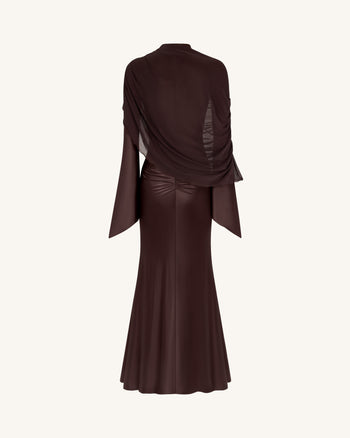 Robe longue moulante froncée avec châle transparent - Marron