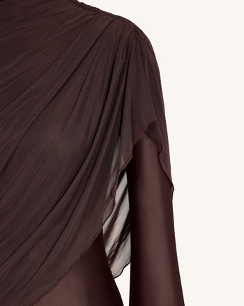 Robe longue moulante froncée avec châle transparent - Marron