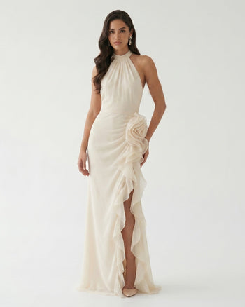 Robe longue fendue à dos nu et rosette à volants - Ivoire