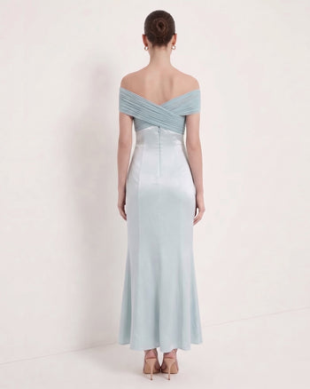 Robe longue dos nu croisé en satin plissé - Bleu poudré