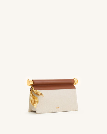 Holly Pochette ornée d'un pendentif en métal - Toile marron