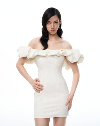Robe mini Althea à épaules nuage et broderies florales – Blanche