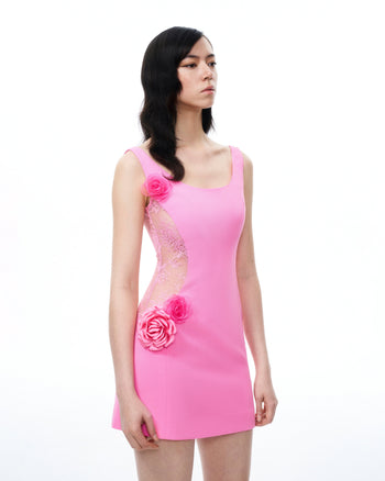 Robe courte Aurelius à fleurs 3D – Rose