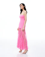 Robe en dentelle florale Evadne – Rose