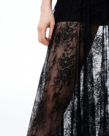 Robe en dentelle florale Indigo – Noire