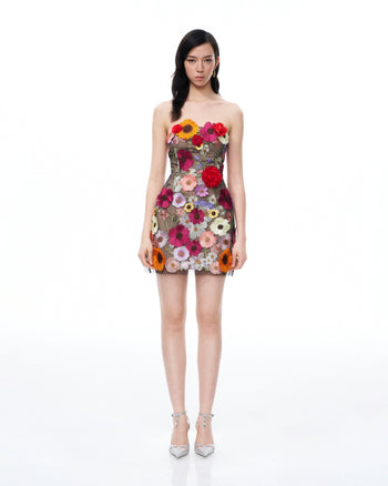 Robe courte brodée à fleurs Cassian – Noir multicolore