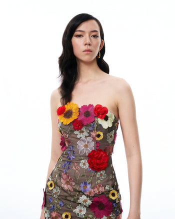 Robe maxi brodée à fleurs 3D Isolde – Noir multicolore