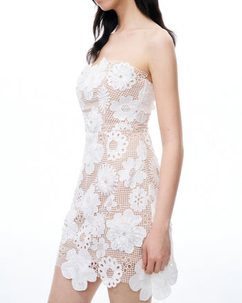 Robe courte en dentelle brodée Leander – Blanc