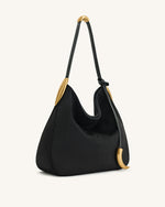 Sac Hobo Nina avec breloque en métal – Noir