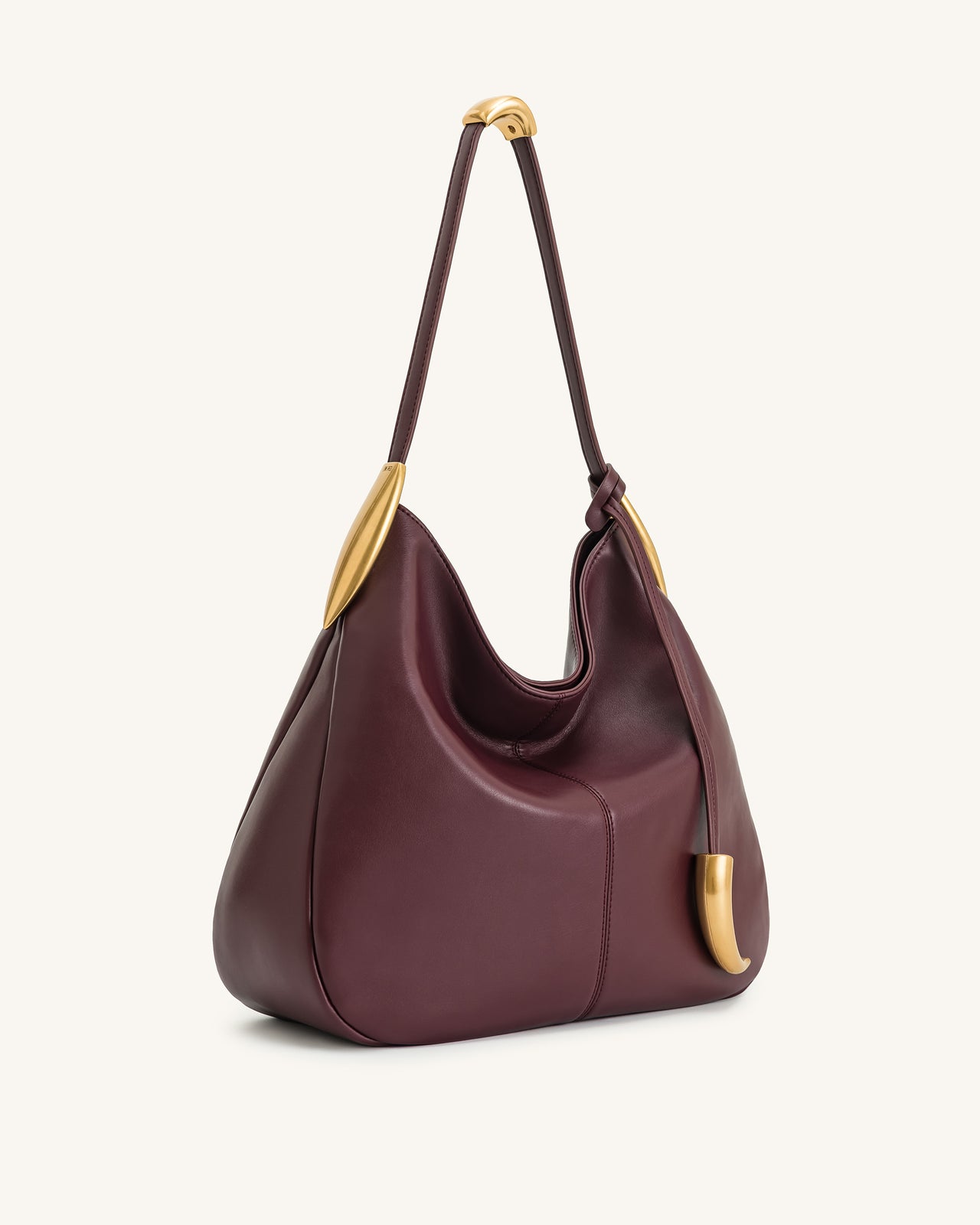 Sac hobo Nina avec breloque en métal – Bordeaux