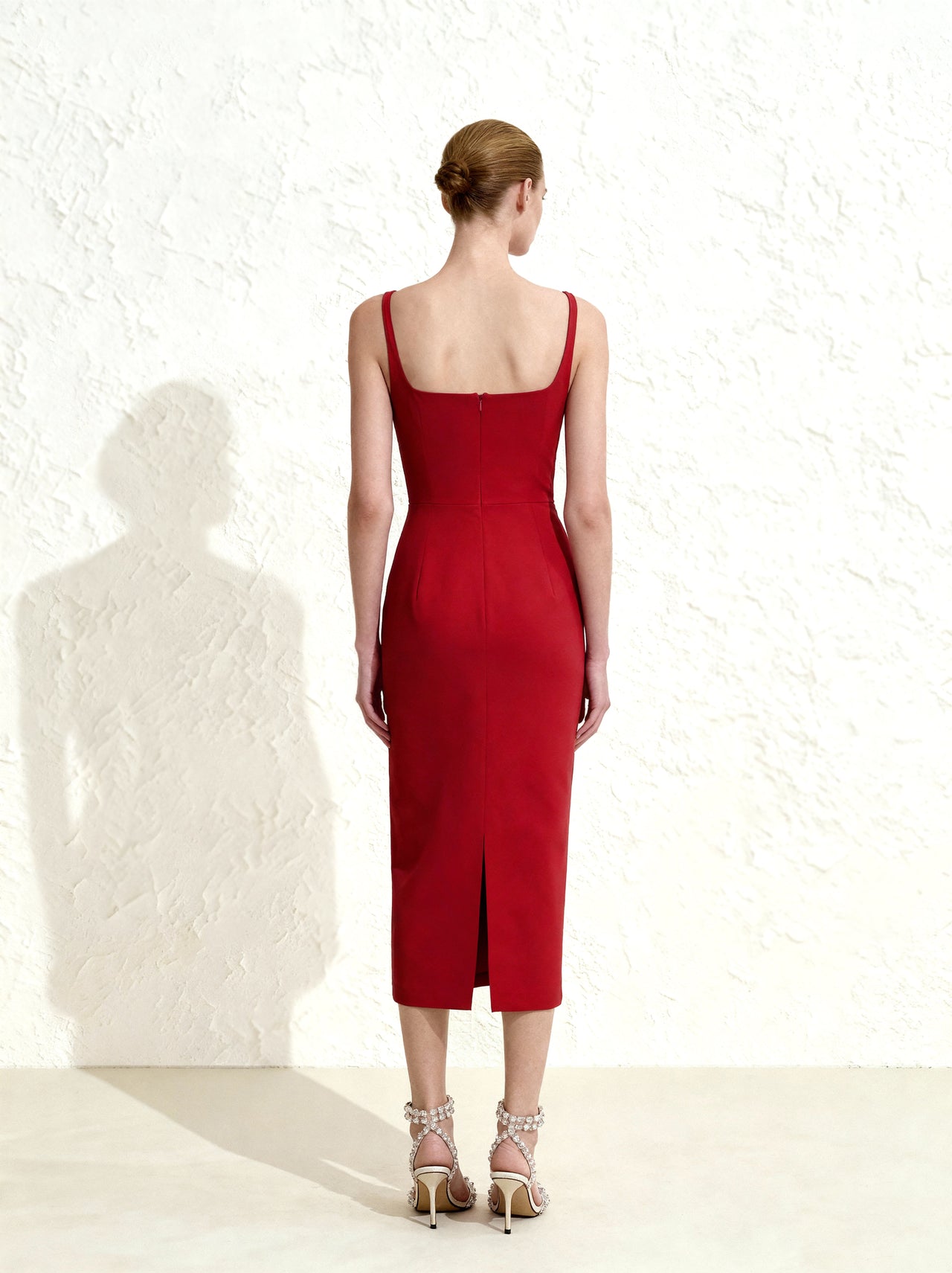 Robe fourreau mi-longue à col carré et appliques florales 3D - Rouge