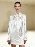 Blouse à manches ballon et lien à nouer – Blanc