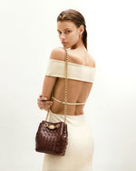 Sac seau tissé main Yara – Marron foncé