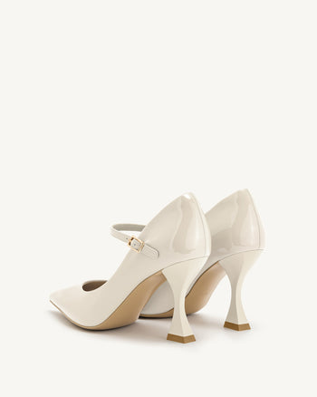Thalina Escarpins en cuir verni – Beige