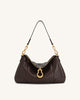 Sac bandoulière Jayla orné d’un pendentif en métal – Marron foncé