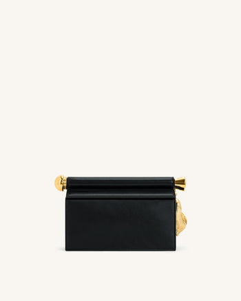 Pochette Holly ornée d'un pendentif en métal - Noir