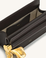 Pochette décorée d'un pendentif en métal Holly - Marron foncé
