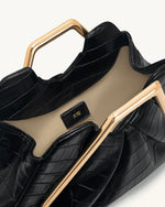 Pochette rigide Lila en faux croco avec cadre métallique - Noir