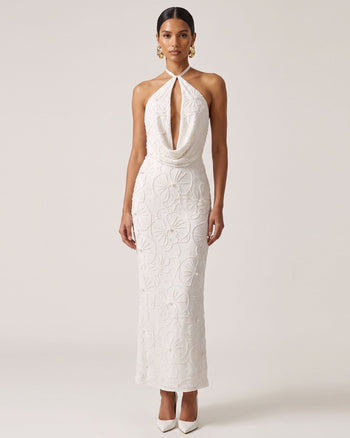 Robe longue dos nu à encolure bénitier et ouverture goutte d'eau brodée de perles Orchidée - Blanc