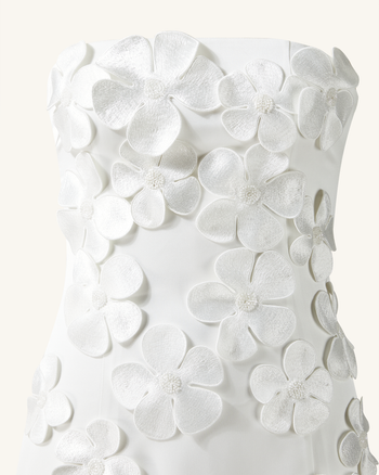Robe longue brodée de fleurs - Blanche