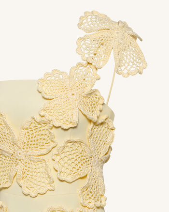 Robe courte mini crochet avec application florale - Jaune