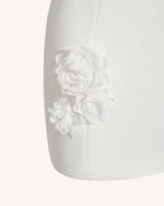 Robe Sans Manches Floral Embrace - Blanche