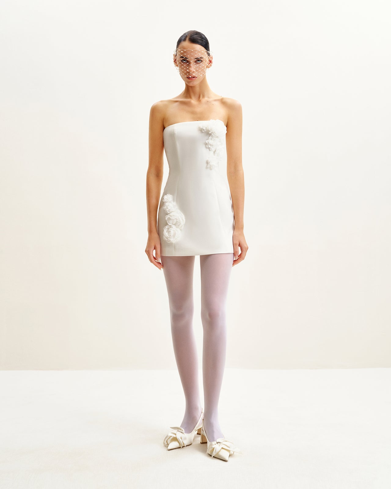 Robe Sans Bretelles Élégance Florissante - Blanche