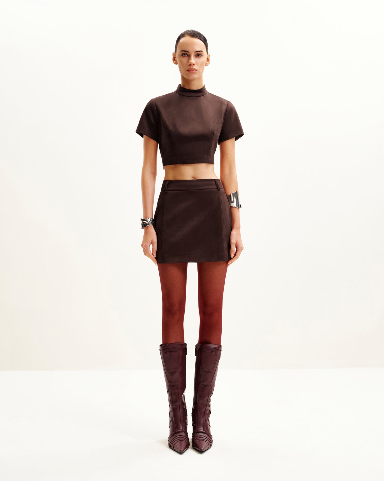 Ensemble Grace en faux suède - Crop top et jupe courte - Marron chocolat