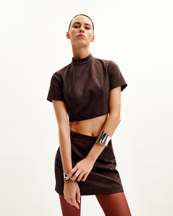 Ensemble Grace en faux suède - Crop top et jupe courte - Marron chocolat