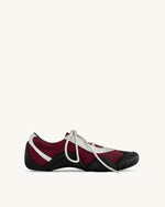 Baskets ballerines à lacets Caitlin en faux suède - Bordeaux et gris clair