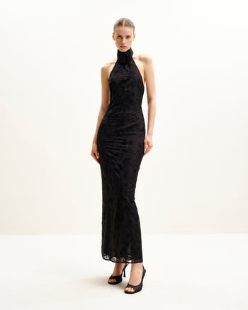 Robe longue noire à col halter en dentelle florale Uliana - Noir