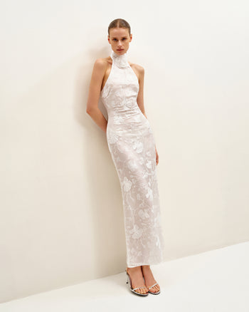 Robe longue blanche à col halter en dentelle florale Uliana - Blanc
