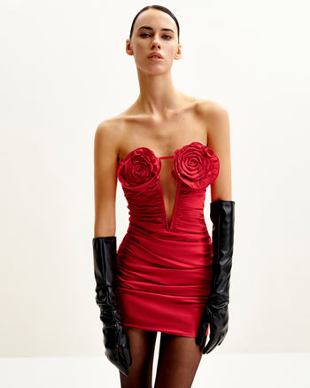 Robe mini Bailee à appliques florales rouges et bustier froncé - Rouge