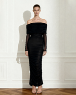 Robe longue sirène froncée à épaules dénudées et manches en maille - Noir