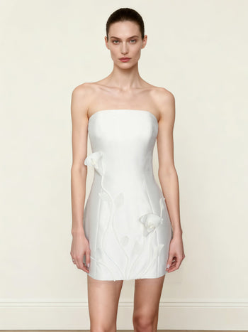 Mini-robe sans bretelles à motifs floraux vigne 3D – Blanc